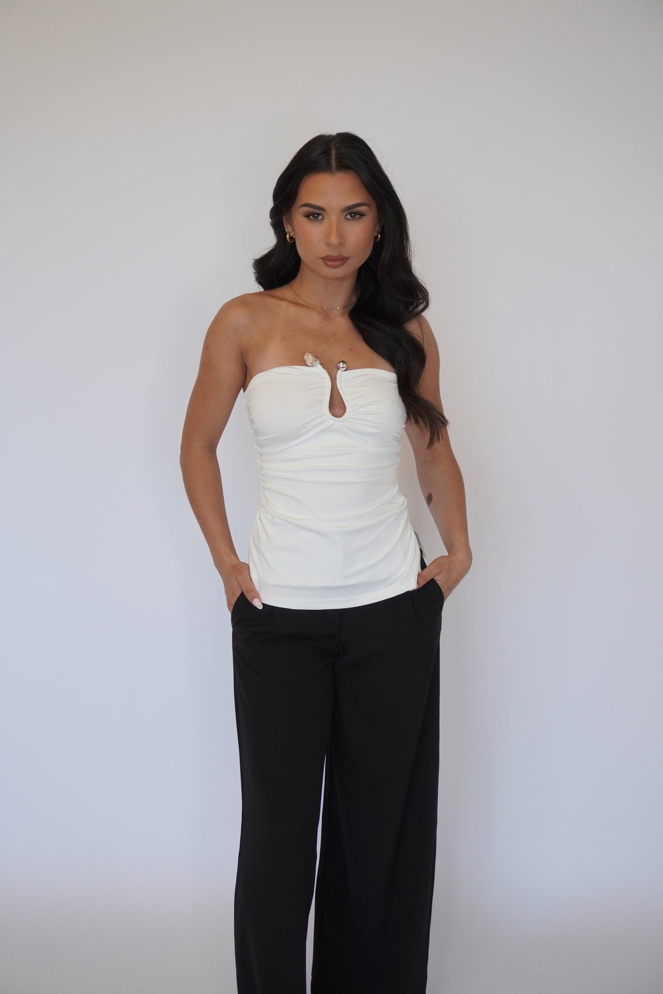 DETAIL TOP