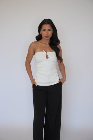 DETAIL TOP